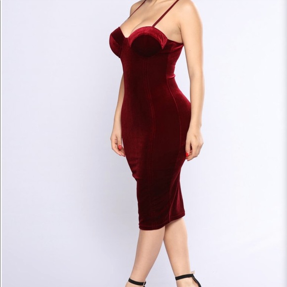 •FASHION NOVA• Celeste Velvet Dress - Picture 2 of 4